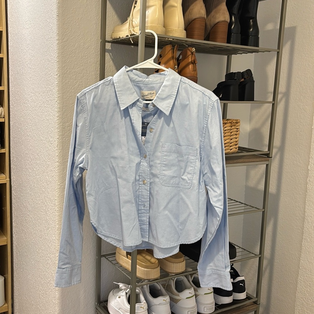 Brand new with tags Universal Threads long sleeve cropped oxford shirt